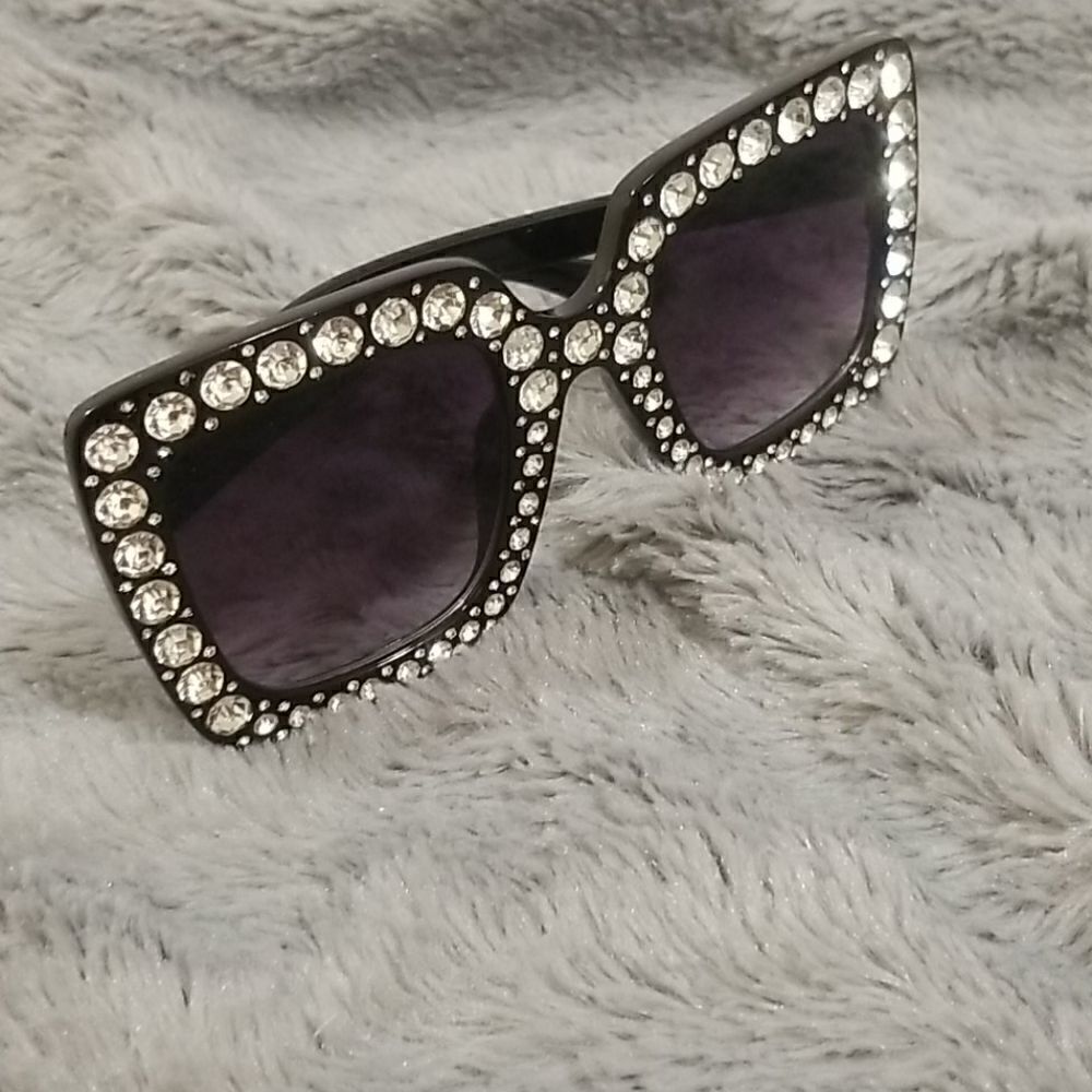 Large frame sunglasses - Picture 2 of 7